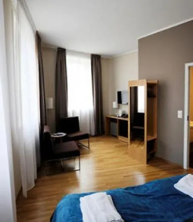 Отель Globus 3*